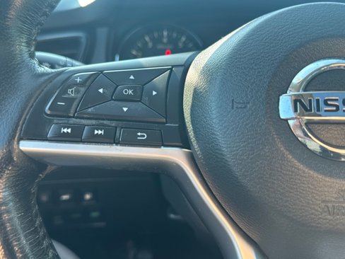 Used 2018 Nissan Rogue SL w/ Premium Package image 21