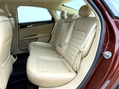 Used 2016 Ford Fusion Energi SE image 3