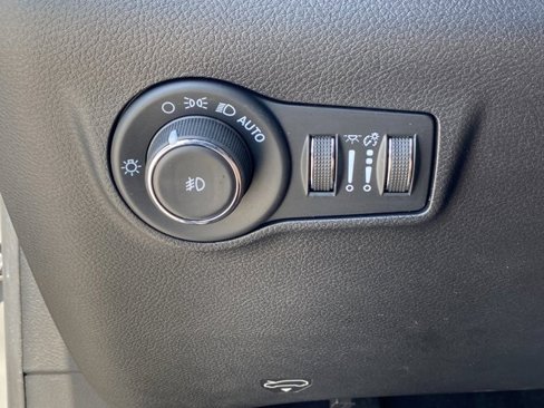 Used 2022 Jeep Compass Trailhawk image 19