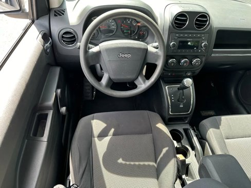 Used 2010 Jeep Compass Sport image 10