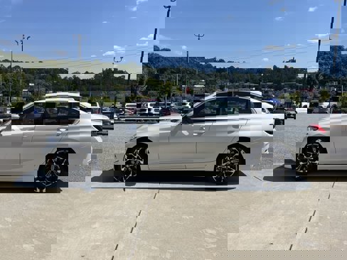 Certified 2025 BMW 330i Sedan image 5