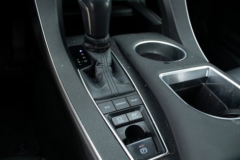 Used 2020 Toyota Avalon XLE image 17
