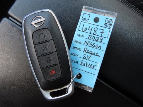 Used 2023 Nissan Rogue SV image 22