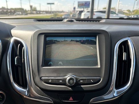 Used 2018 Chevrolet Equinox LT image 23