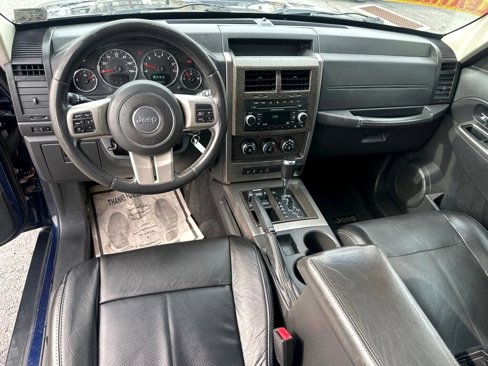 Used 2012 Jeep Liberty Limited Jet image 25