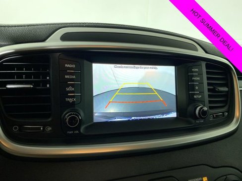 Used 2020 Kia Sorento LX image 9