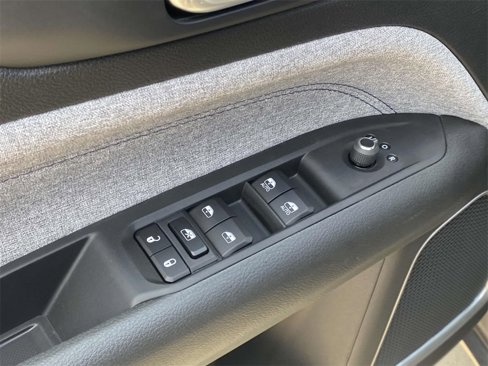 New 2025 Jeep Compass Latitude image 20