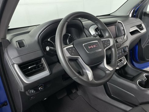 Used 2024 GMC Terrain SLE image 10