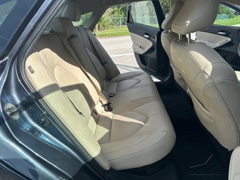Used 2020 Toyota Avalon Limited image 12