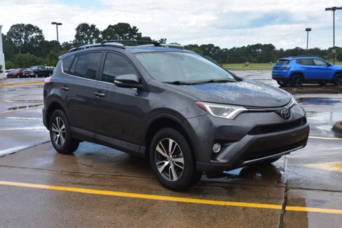Used 2017 Toyota RAV4 XLE image 3