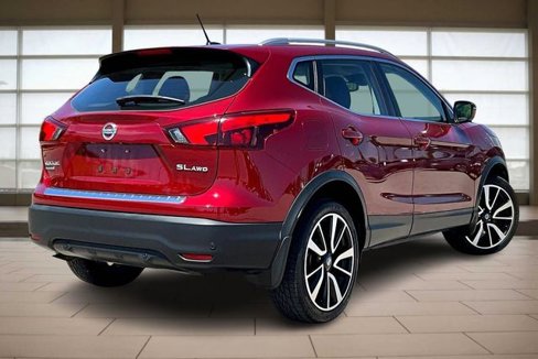 Used 2019 Nissan Rogue Sport SL image 2