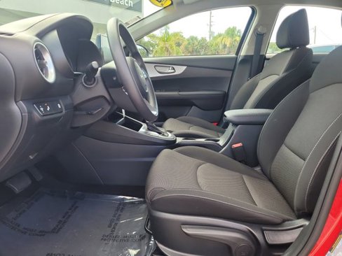 Used 2024 Kia Forte LXS w/ LXS Technology Package image 12