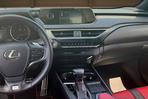 Used 2019 Lexus UX 200 image 6