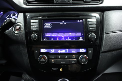 Used 2020 Nissan Rogue SV image 22