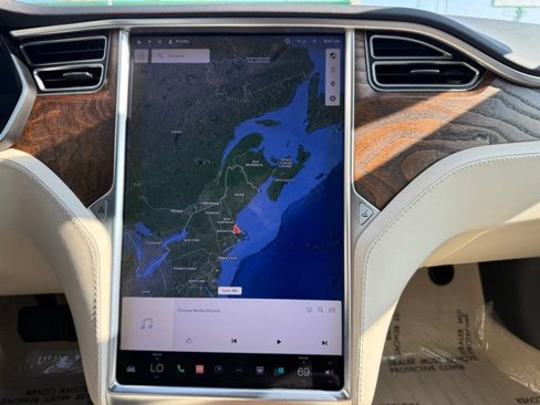 Used 2018 Tesla Model S 75D image 18