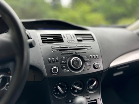 Used 2012 MAZDA MAZDA3 i Sport image 6