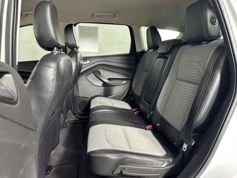 Used 2018 Ford Escape SE w/ SE Sport Appearance Package image 11