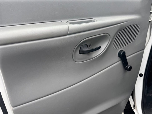 Used 2006 Ford E-250 and Econoline 250 Extended image 6
