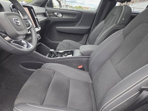 Certified 2023 Volvo XC40 Recharge Ultimate image 21