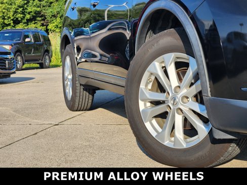 Used 2015 Nissan Rogue SV image 11