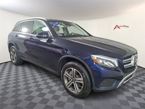 Used 2019 Mercedes-Benz GLC 300 4MATIC image 1