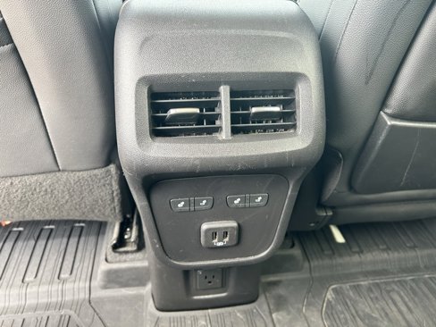 Used 2022 GMC Terrain Denali w/ Black Diamond Edition image 18