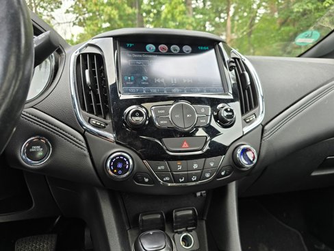 Used 2017 Chevrolet Cruze Premier image 4