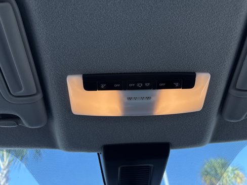 Used 2021 Nissan Kicks SR w/ Interior Electronics Package image 35