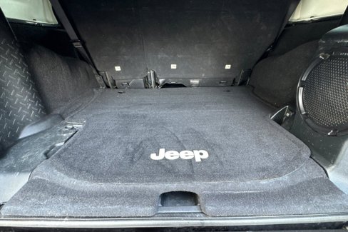 Used 2014 Jeep Wrangler Unlimited Rubicon w/ Max Tow Package image 17
