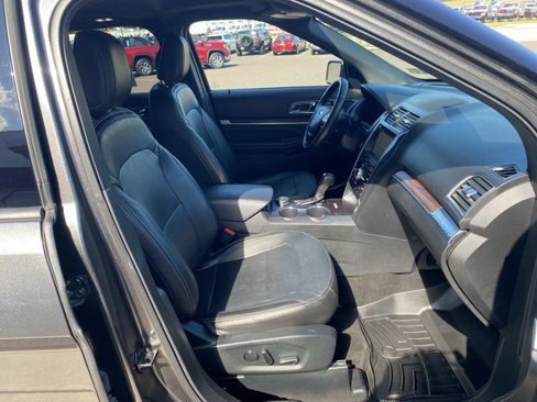 Used 2018 Ford Explorer Limited w/ Ford Safe & Smart Package image 28