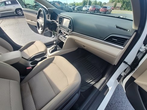 Used 2020 Hyundai Elantra SEL image 18