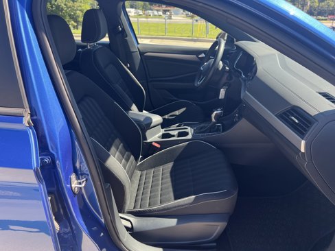 Used 2022 Volkswagen Jetta Sport image 32
