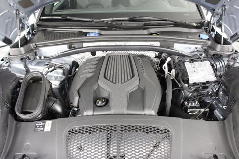 Certified 2025 Porsche Macan image 26