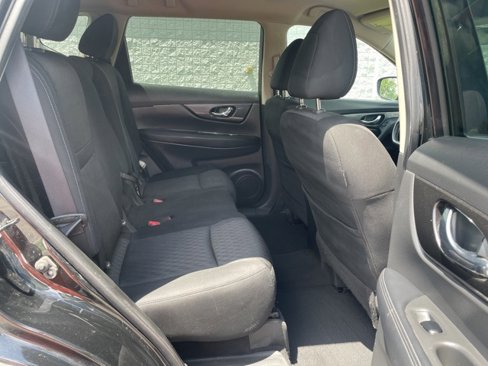 Used 2018 Nissan Rogue SV image 14