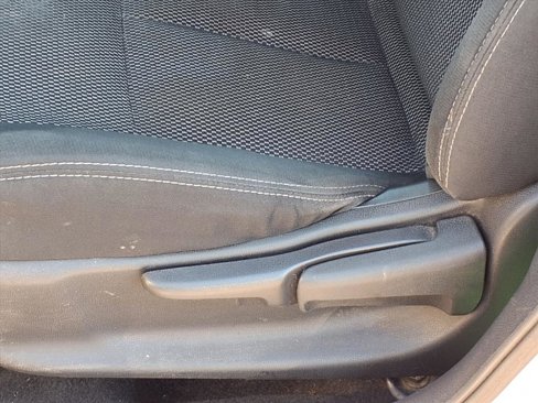 Used 2019 Nissan Versa SV image 4