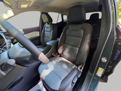 New 2025 Chevrolet Trax LT w/ Driver Confidence Package image 18