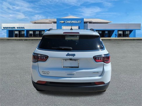Used 2023 Jeep Compass Latitude image 5