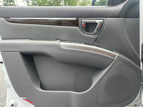 Used 2012 Hyundai Santa Fe GLS image 16
