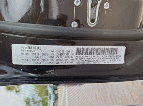 Used 2019 Jeep Cherokee Latitude w/ Cold Weather Group image 37