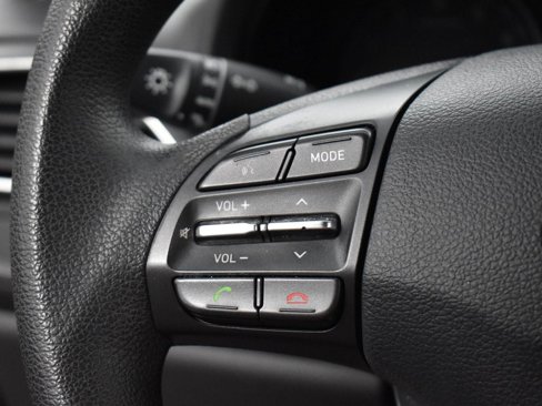 Used 2018 Hyundai Elantra GT image 16