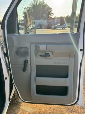 Used 2013 Ford E-250 and Econoline 250 image 12