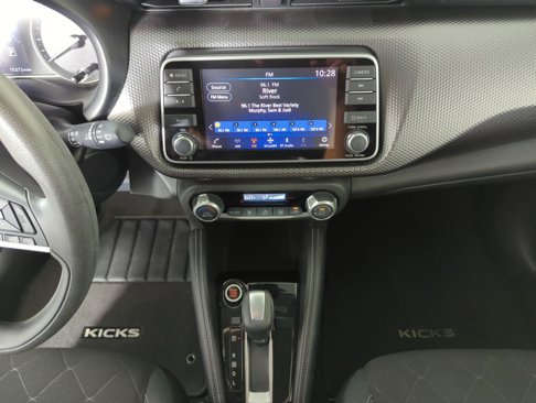 Used 2020 Nissan Kicks SV image 14