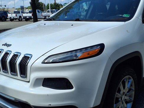 Used 2018 Jeep Cherokee Limited image 3