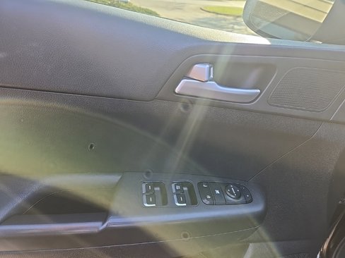 Used 2018 Kia Sportage LX image 8