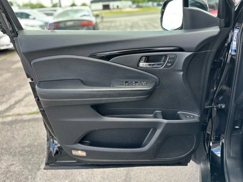 Used 2017 Honda Pilot Touring image 22