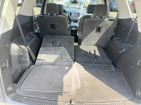 Used 2018 GMC Acadia SLE image 5