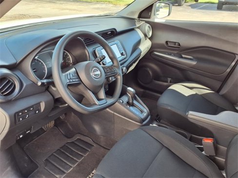 Used 2024 Nissan Kicks S image 11