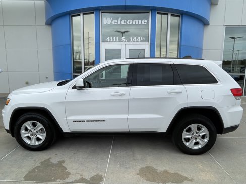 Used 2017 Jeep Grand Cherokee Laredo image 1