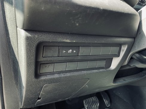 Used 2023 Mitsubishi Outlander ES image 12