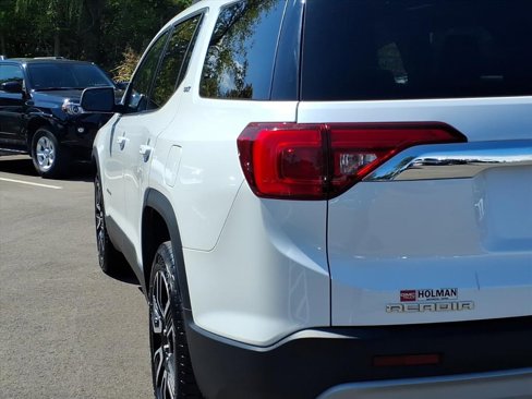 Used 2019 GMC Acadia SLT w/ LPO, Floor Liner Package image 27